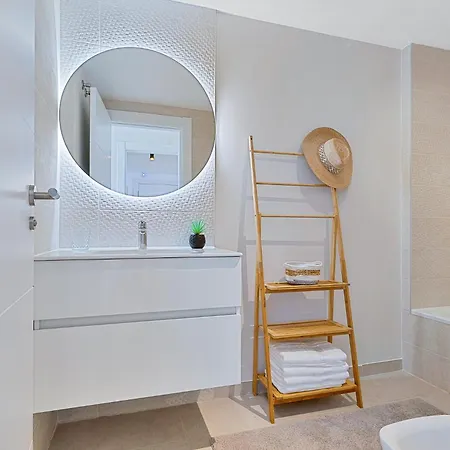 Apartment One 80 Within Walking Distance To The Sea