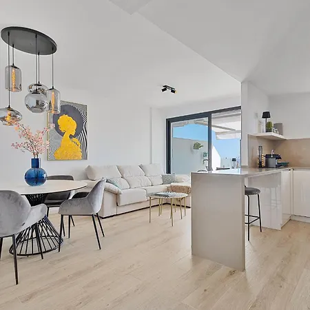 Apartment One 80 Within Walking Distance To The Sea